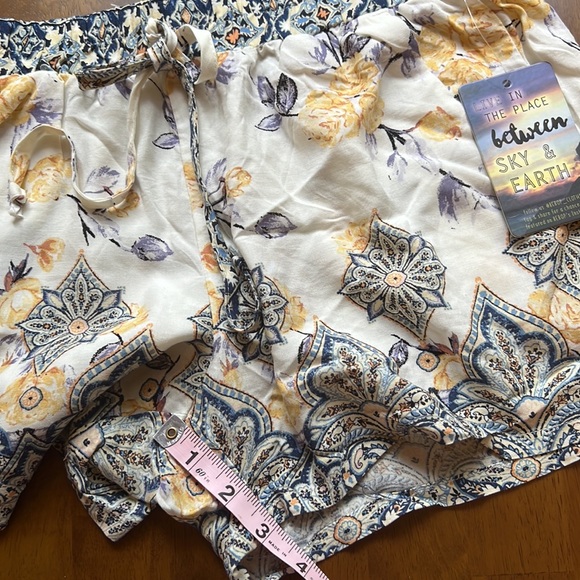 Women’s Size Small BEBOP Boho Floral pull on shorts - Picture 10 of 11